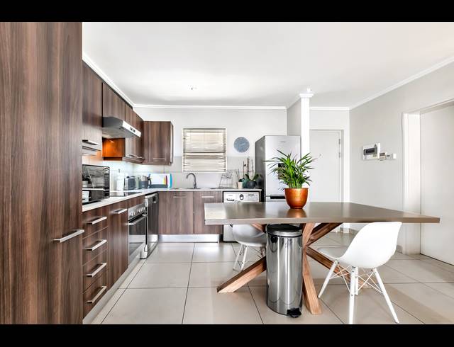 2 BEDROOM APARTMENT FOR SALE IN SANDOWN